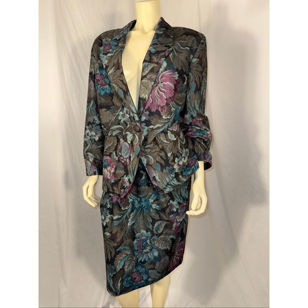 Vintage Jessica Scott Floral Tapestry Blazer + Skirt Suit‎ – Large